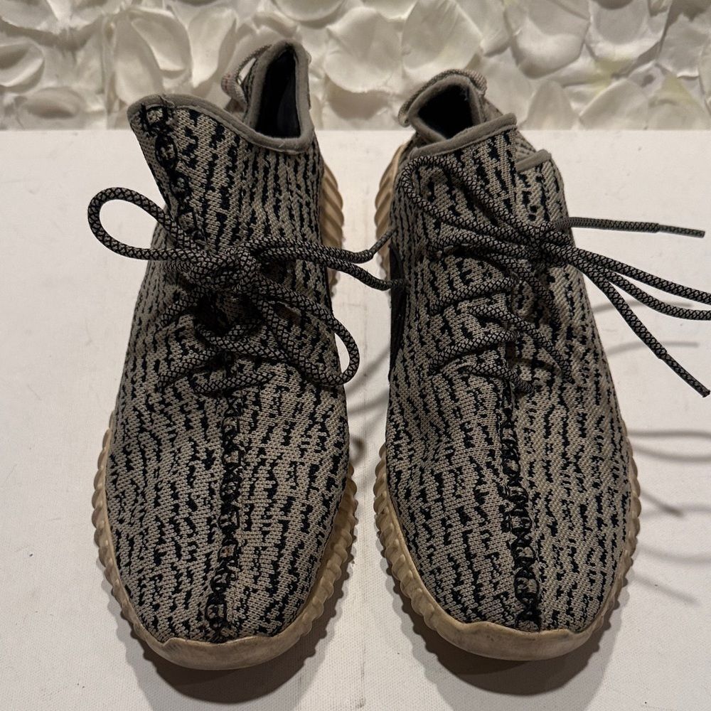 Yeezy Sneakers